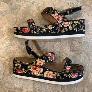 Kimchi Blue Platform sandal